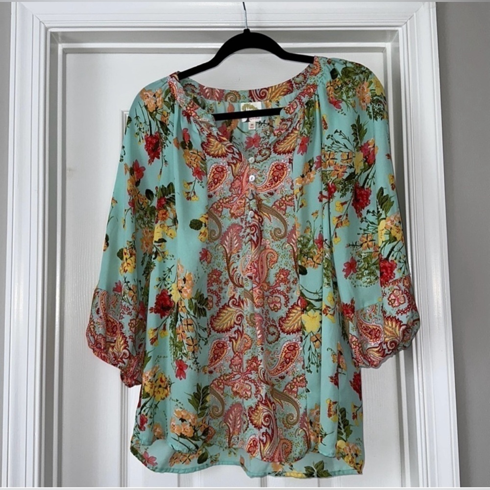 Fig & Flower blouse. Size medium. EUC